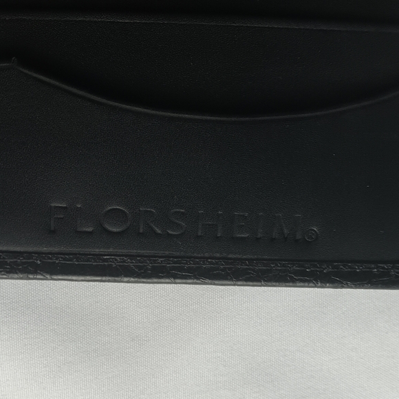 Florsheim Mens Credit Card And ID Holder. - Picture 7 of 12